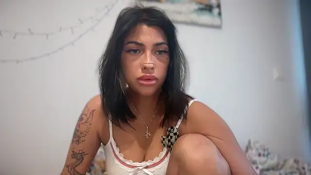 Snapshot of Marakuia054 chatting on 23, 10, 2025 Marakuia054 online show from 23, 10, 2025