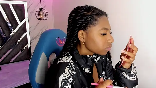 Queen perla  online show from 26, 10, 2025