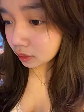 Hotellinh12 online show from 12, 10, 2025