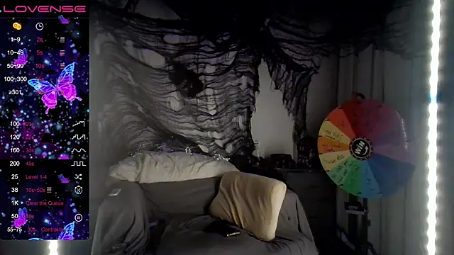 Milfshakecafe online show from 7, 10, 2025