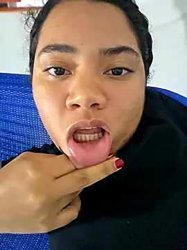 Watagatapitusberry1 online show from 25, 11, 2025