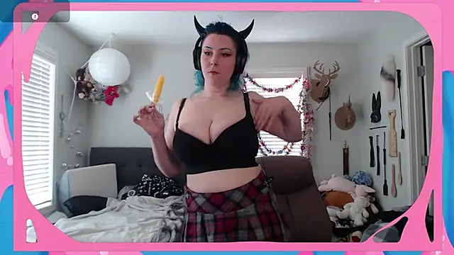 Snapshot of CirqueNoirBlu chatting on 29, 5, 2026 CirqueNoirBlu online show from 29, 5, 2026