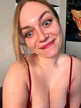 Snapshot of pink8ty chatting on 4, 10, 2025 pink8ty online show from 4, 10, 2025