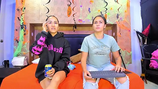 SofiAndNicol online show from 30, 10, 2025