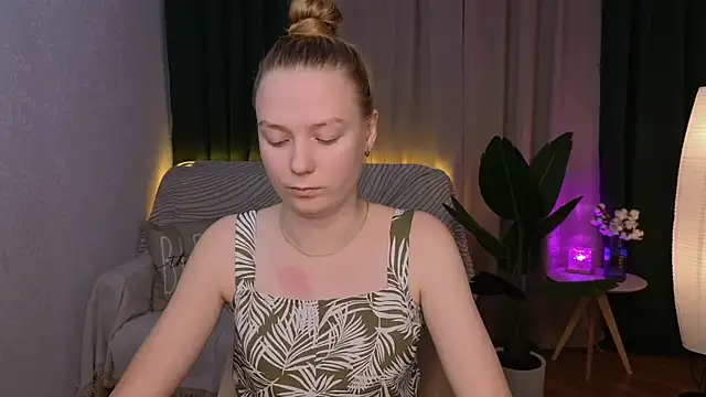 Snapshot of CarolynCohen__ chatting on 2, 12, 2024 CarolynCohen online show from 2, 12, 2024