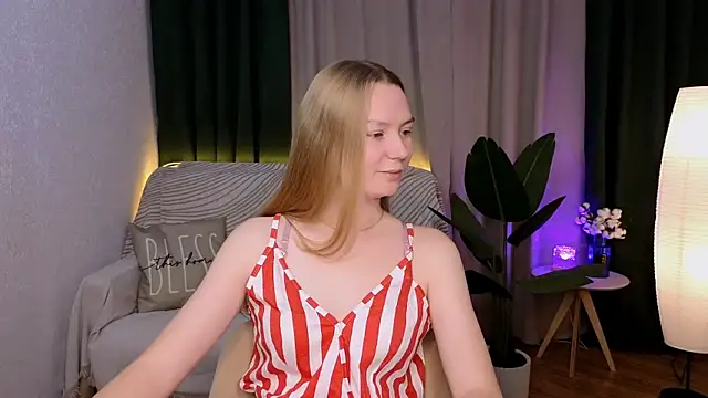 Snapshot of CarolynCohen__ chatting on 3, 12, 2024 CarolynCohen online show from 3, 12, 2024