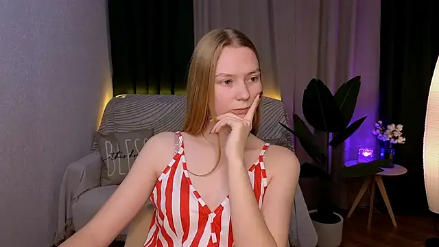 Snapshot of CarolynCohen__ chatting on 3, 12, 2024 CarolynCohen online show from 3, 12, 2024