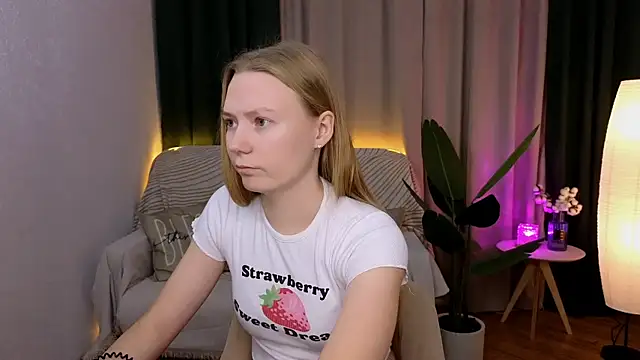 Snapshot of CarolynCohen__ chatting on 8, 12, 2024 CarolynCohen online show from 8, 12, 2024