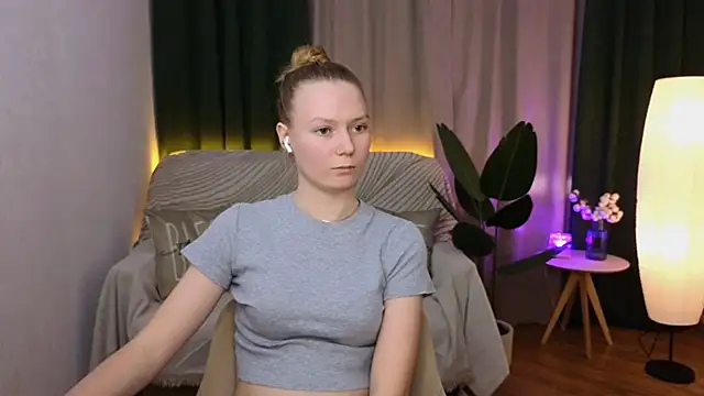 Snapshot of CarolynCohen__ chatting on 14, 1, 2025 CarolynCohen online show from 14, 1, 2025