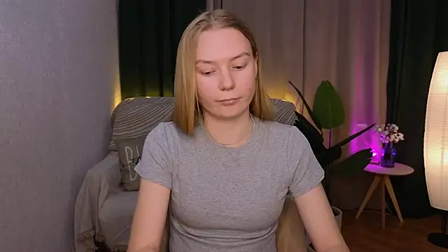 Snapshot of CarolynCohen__ chatting on 3, 2, 2025 CarolynCohen online show from 3, 2, 2025