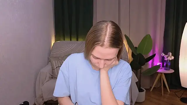 Snapshot of CarolynCohen__ chatting on 12, 2, 2025 CarolynCohen online show from 12, 2, 2025