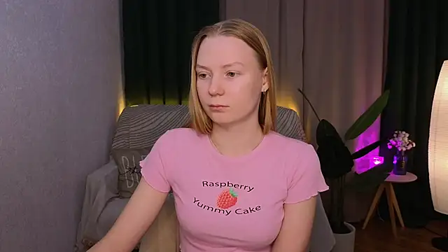 Snapshot of CarolynCohen__ chatting on 21, 2, 2025 CarolynCohen online show from 21, 2, 2025