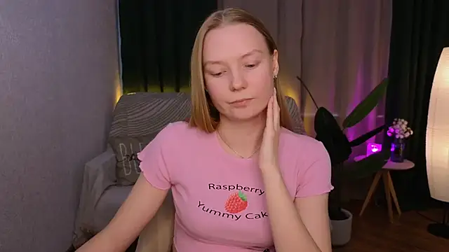 Snapshot of CarolynCohen__ chatting on 21, 2, 2025 CarolynCohen online show from 21, 2, 2025