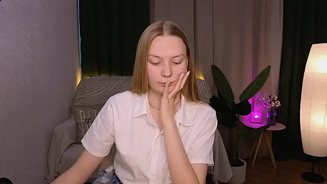 Snapshot of CarolynCohen__ chatting on 27, 2, 2025 CarolynCohen online show from 27, 2, 2025