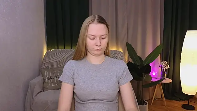 Snapshot of CarolynCohen__ chatting on 3, 3, 2025 CarolynCohen online show from 3, 3, 2025