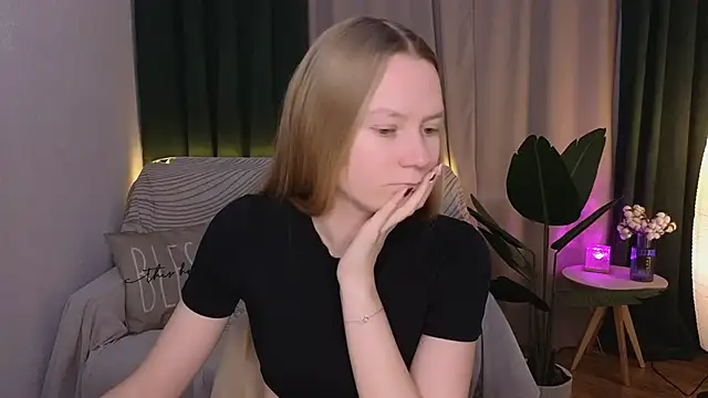 Snapshot of CarolynCohen__ chatting on 23, 3, 2025 CarolynCohen online show from 23, 3, 2025