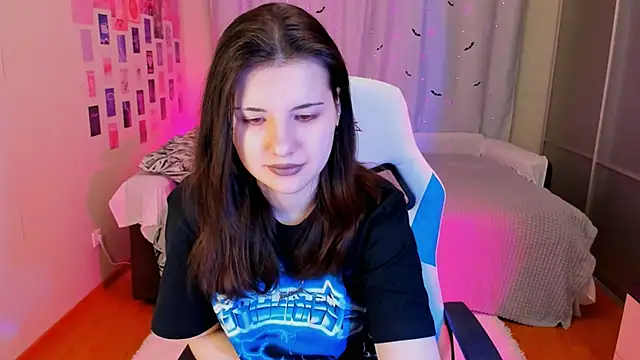 Vanessa Verona online show from 2, 2, 2025