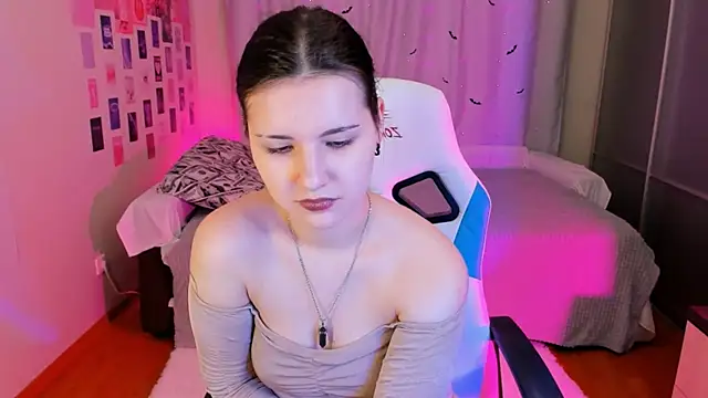 Vanessa Verona online show from 3, 2, 2025