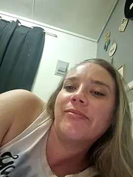 Snapshot of Off_the_Lesh chatting on 7, 3, 2026 Off the Lesh online show from 7, 3, 2026