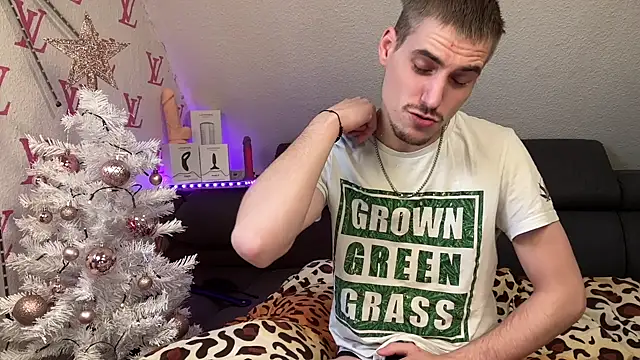 Snapshot of Cookieboy88 chatting on 25, 11, 2025 Cookieboy88 online show from 25, 11, 2025