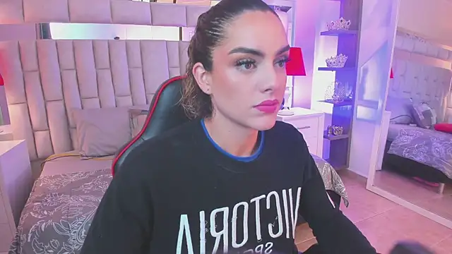 Snapshot of mariiahneedles chatting on 11, 3, 2025 mariiahneedles online show from 11, 3, 2025