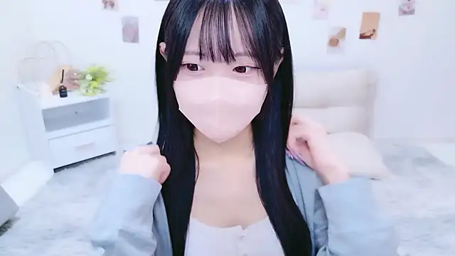 Snapshot of Suzu_ch_xx chatting on 7, 10, 2025 Suzu ch xx online show from 7, 10, 2025