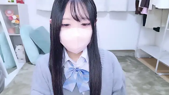 Snapshot of Suzu_ch_xx chatting on 25, 10, 2025 Suzu ch xx online show from 25, 10, 2025