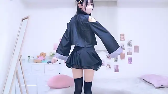 Snapshot of Suzu_ch_xx chatting on 26, 10, 2025 Suzu ch xx online show from 26, 10, 2025