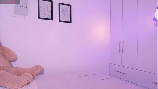 DannaHyde online show from 7, 11, 2025