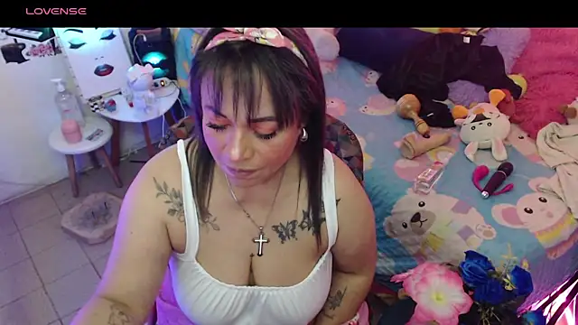 Snapshot of martina_bk chatting on 28, 12, 2024 martina bk online show from 28, 12, 2024