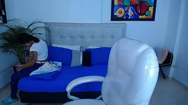 Chiqui milk  online show from 3, 2, 2025