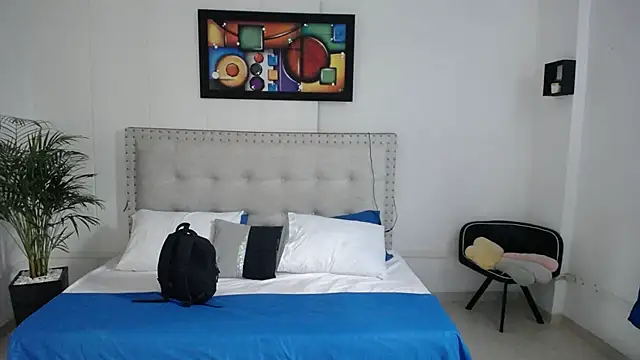 Chiqui milk  online show from 10, 2, 2025