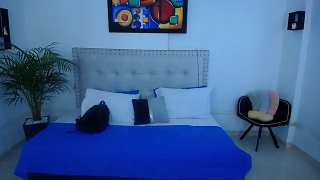 Chiqui milk  online show from 14, 2, 2025