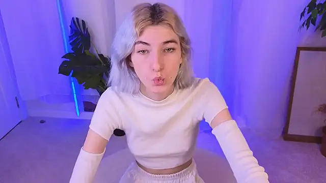 Mia Cheers online show from 7, 12, 2024