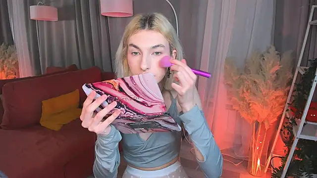 Mia Cheers online show from 8, 2, 2025