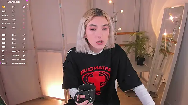 Mia Cheers online show from 13, 2, 2025