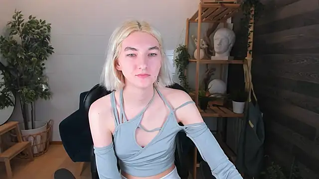 Mia Cheers online show from 16, 3, 2025