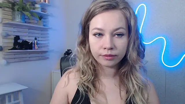 Snapshot of holly_xglam chatting on 13, 1, 2025 holly xglam online show from 13, 1, 2025