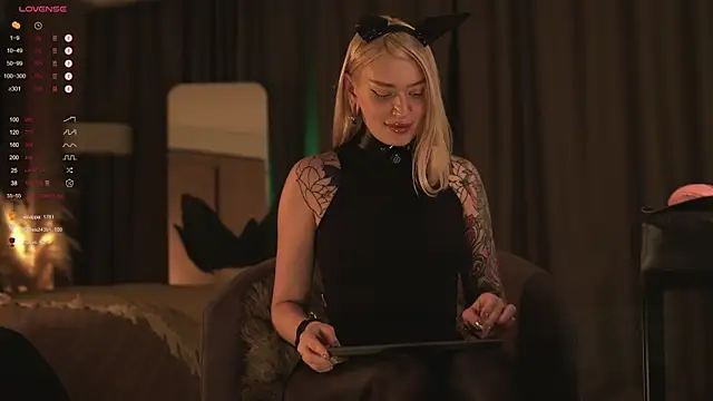 Snapshot of LinaKinky chatting on 24, 1, 2025 LinaKinky online show from 24, 1, 2025