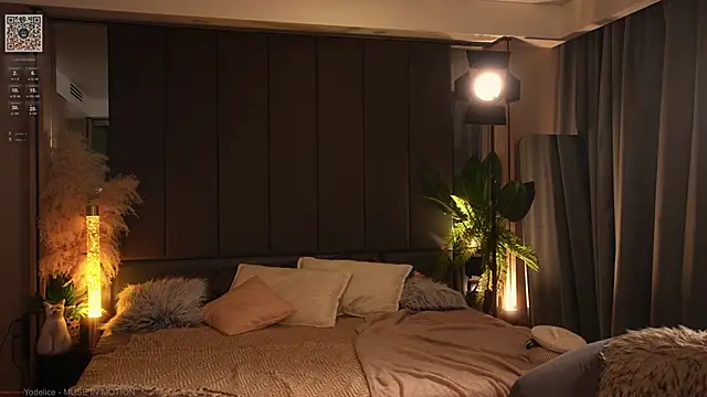 Snapshot of LinaKinky chatting on 9, 10, 2025 LinaKinky online show from 9, 10, 2025