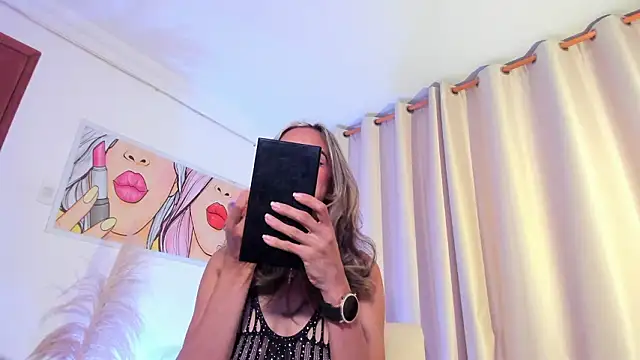 Snapshot of SkiinnyAna chatting on 5, 2, 2026 SkiinnyAna online show from 5, 2, 2026