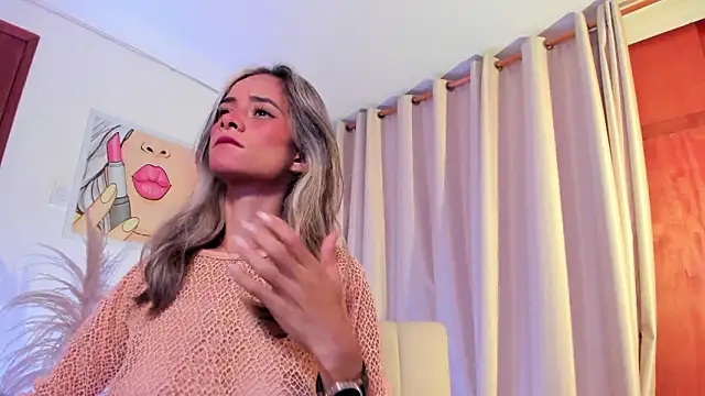 Snapshot of SkiinnyAna chatting on 16, 2, 2026 SkiinnyAna online show from 16, 2, 2026