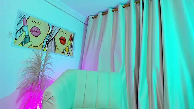 Snapshot of SkiinnyAna chatting on 6, 4, 2026 SkiinnyAna online show from 6, 4, 2026