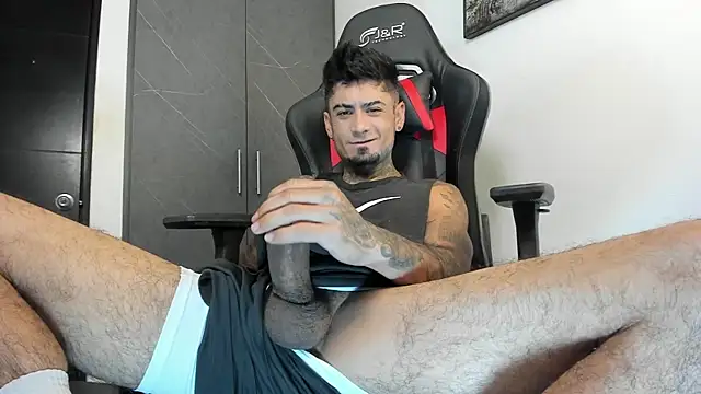 Snapshot of sergiio_mesa27 chatting on 4, 10, 2025 sergiio mesa27 online show from 4, 10, 2025