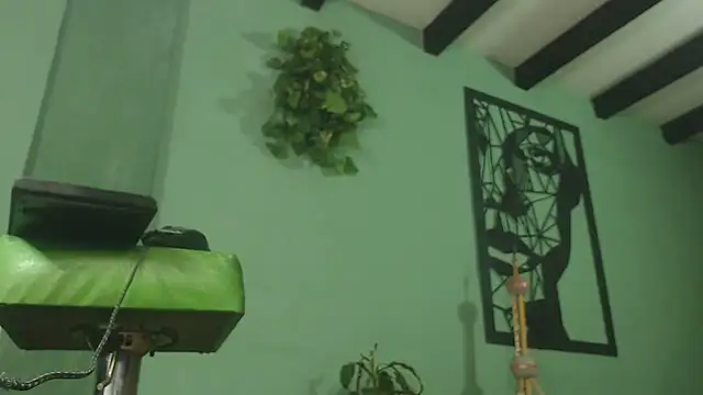 Snapshot of thirstymoonxx chatting on 20, 11, 2025 thirstymoonxx online show from 20, 11, 2025