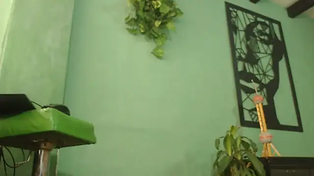 Snapshot of thirstymoonxx chatting on 21, 12, 2025 thirstymoonxx online show from 21, 12, 2025