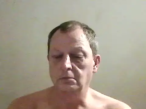 Snapshot of chubbybear2cum chatting on 1, 2, 2025 chubbybear2cum online show from 1, 2, 2025