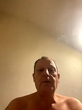 Snapshot of chubbybear2cum chatting on 18, 9, 2025 chubbybear2cum online show from 18, 9, 2025