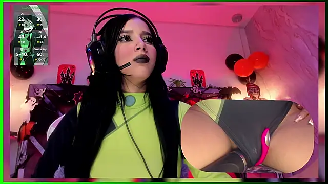 Snapshot of SweetieCloe_ chatting on 27, 10, 2025 SweetieCloe  online show from 27, 10, 2025
