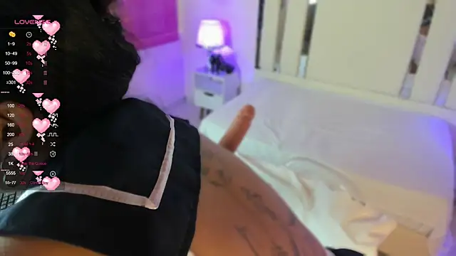 Snapshot of Miliaangeles chatting on 8, 11, 2025 Miliaangeles online show from 8, 11, 2025